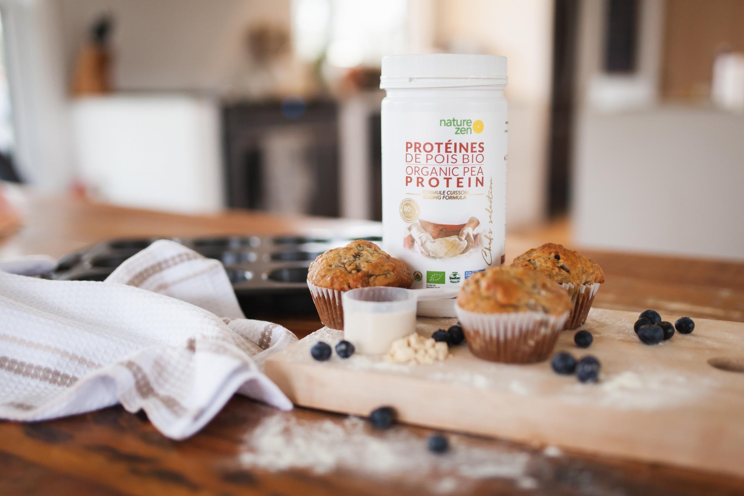 Muffins på et køkkenbord