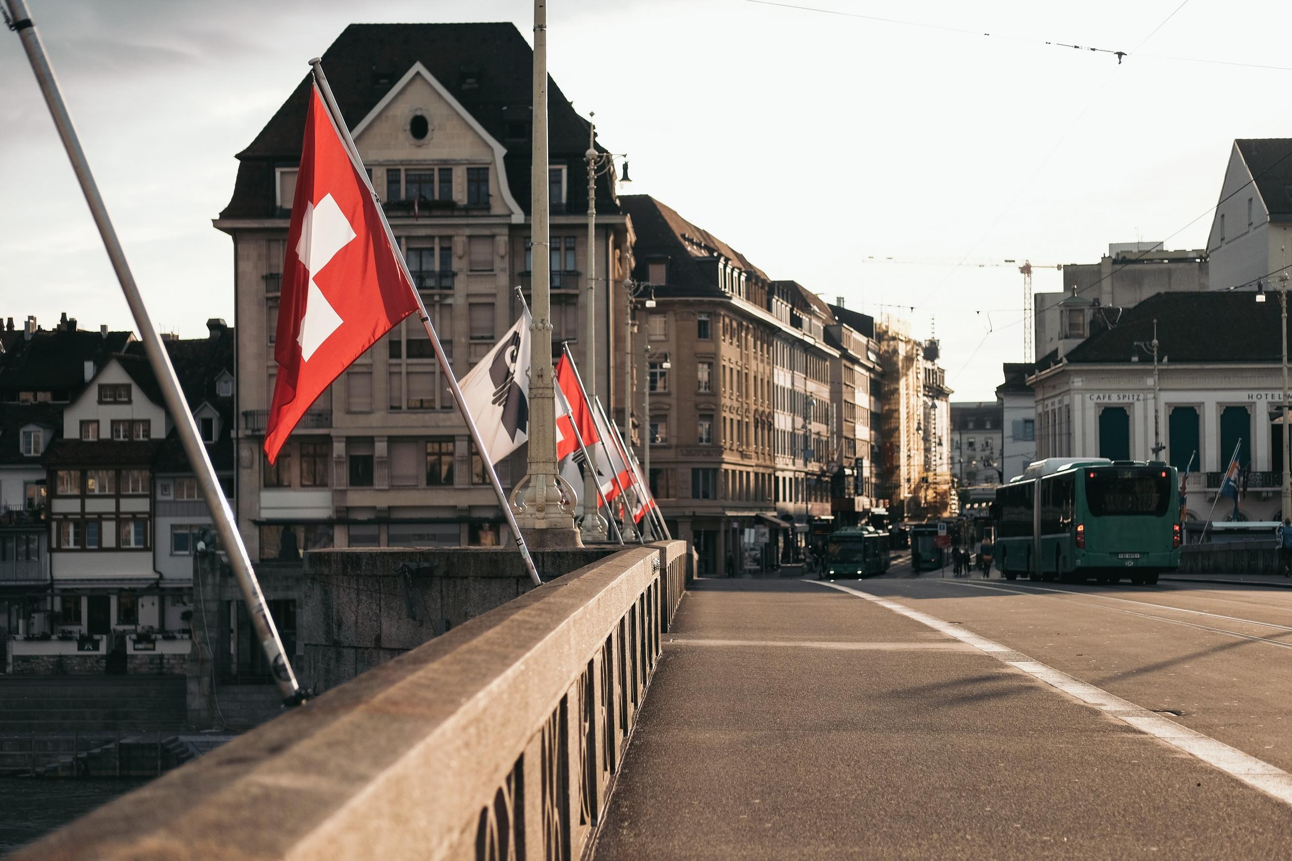 En by i Schweiz hvor man taler Schweizertysk