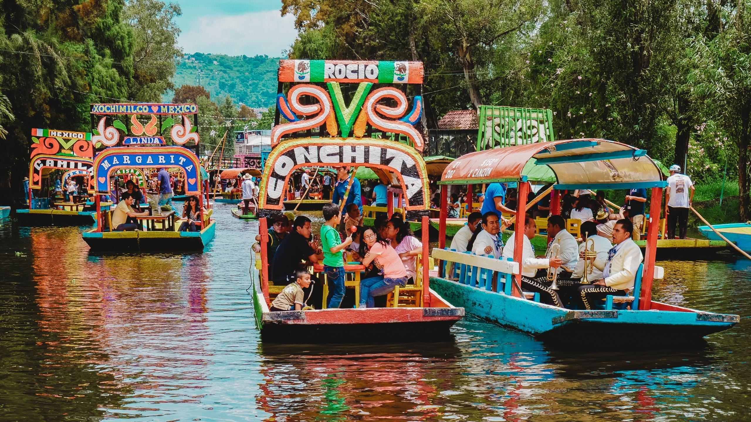 Som turist i Mexico kan du prøve de populære flodskibe ture