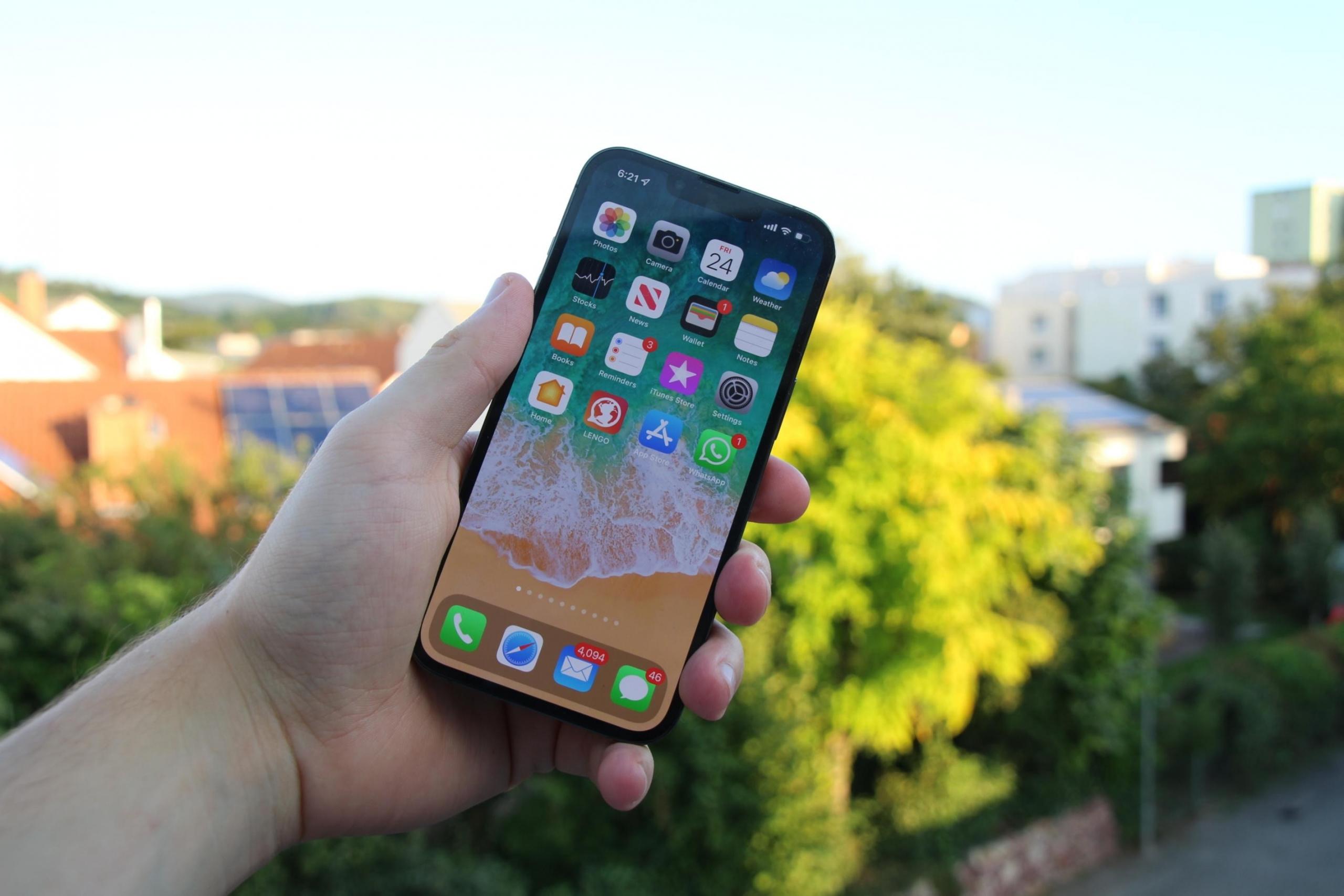 En telefon med en masse apps