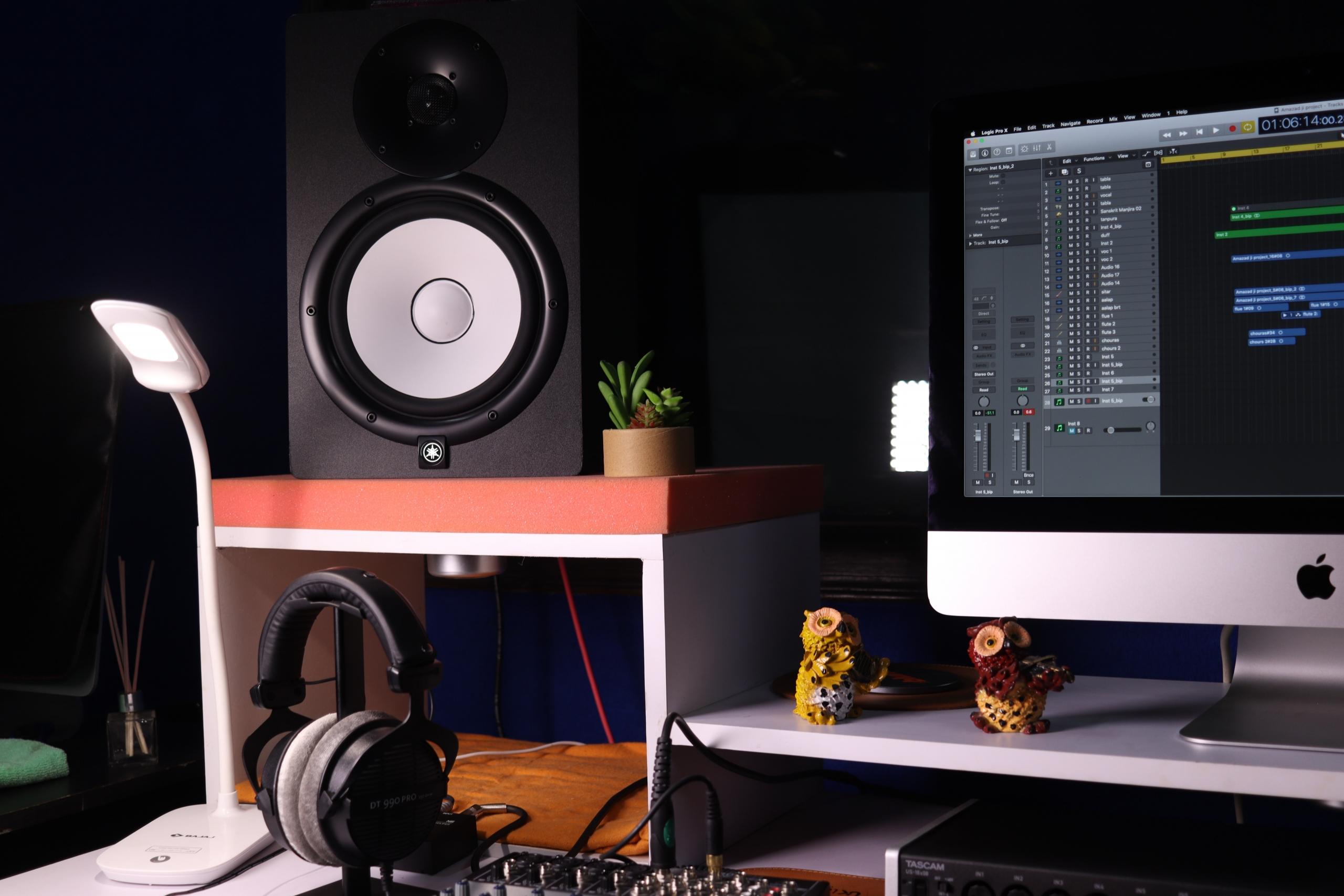 Et skrivebord af en hiphop musikproducent