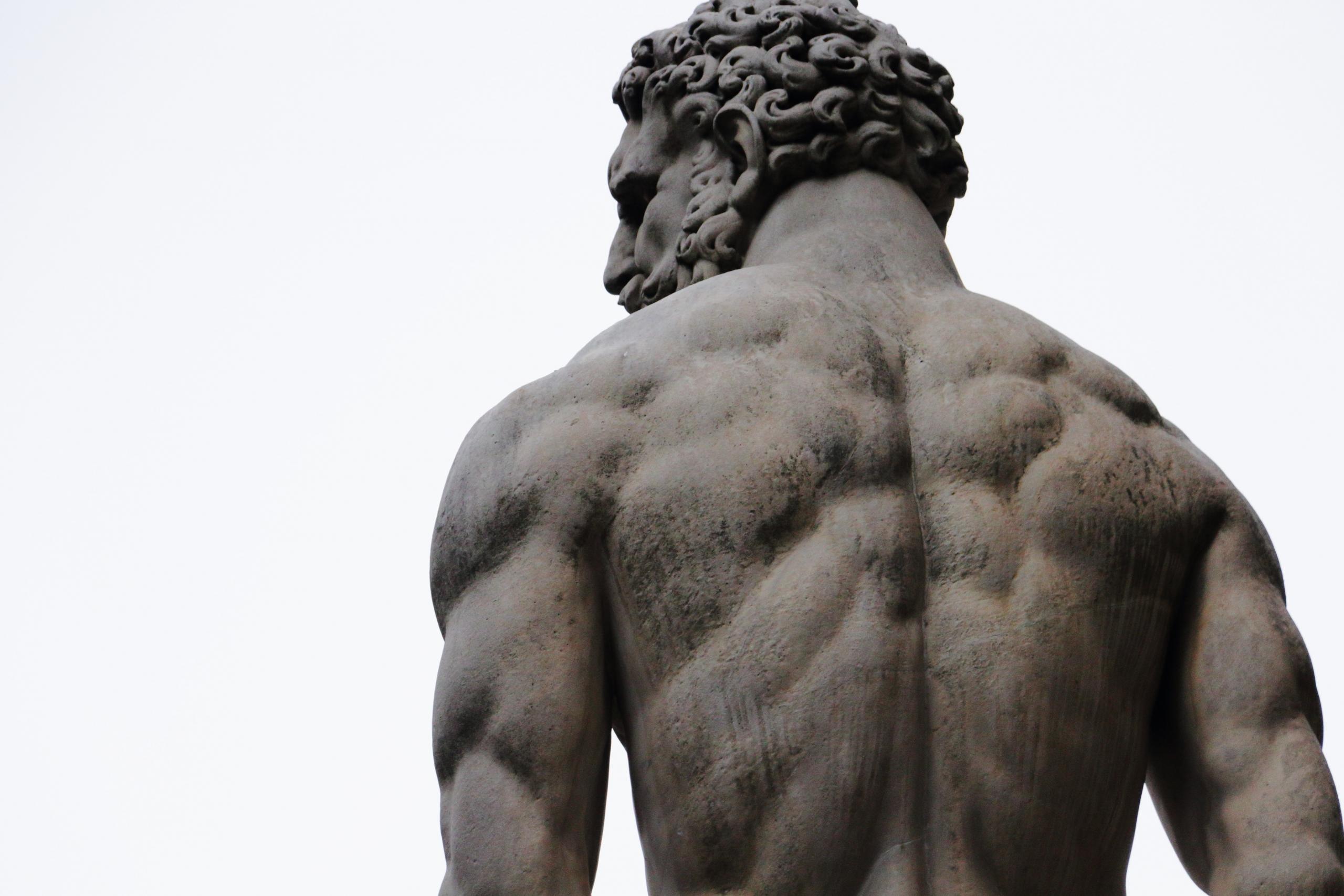 En statue af kendte italienere