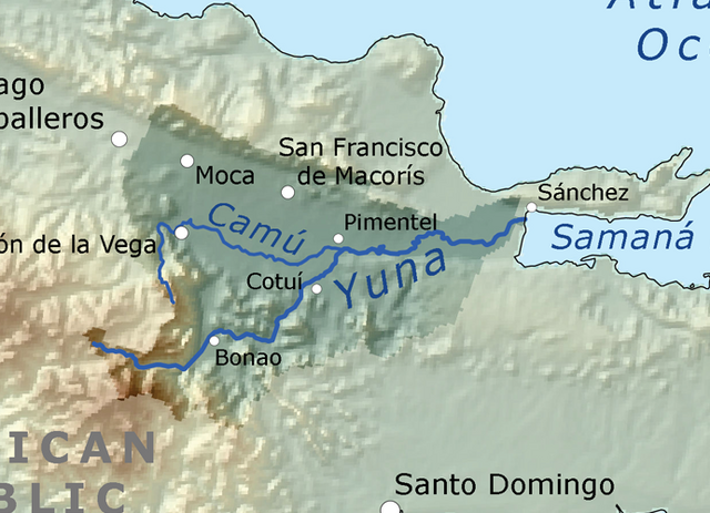Mapa que muestra la cuenca de drenaje del río Yuna, incluido su mayor afluente y ciudades.