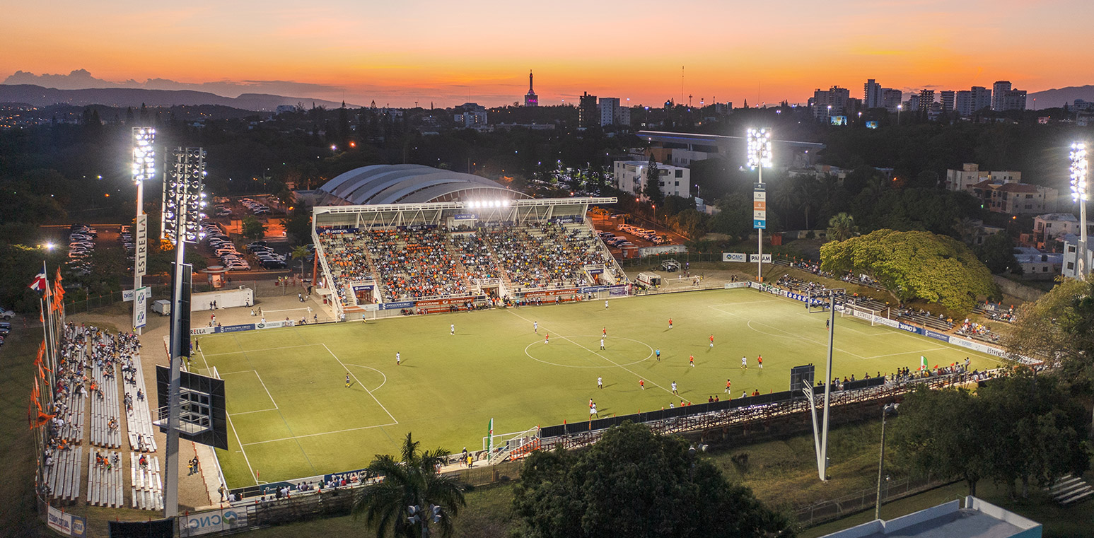 Foto mostrando un partido en el Estadio Cibao FC