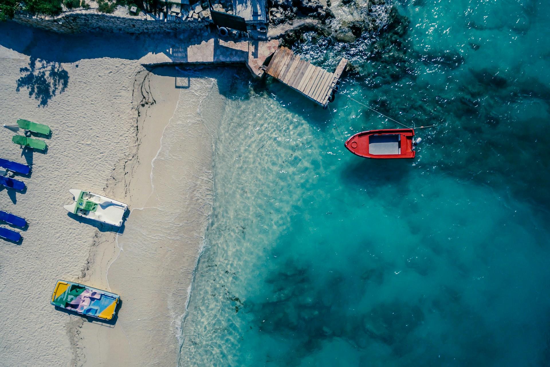 Albanisches Meer und Strand