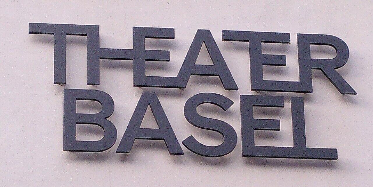 Inschrift des Theaters von Basel