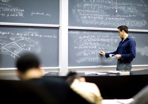 Ir a la universidad pública o a la privada