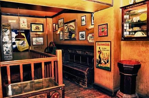 Interior del Bar O'Haras