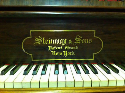 Pianos Steinway