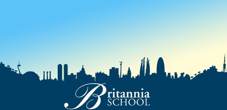 Silueta del perfil urbano de una ciudad con edificios emblemáticos sobre un cielo con degradado de azul y amarillo. En primer plano se lee, en letras destacadas, «Britannia School».