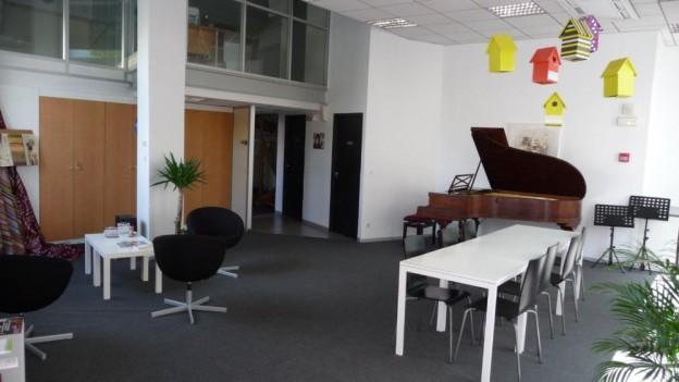 Aprender a tocar el piano en una escuela de música