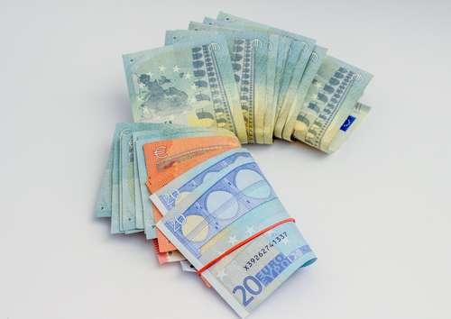 ejercer otro trabajo al mismo tiempo para el estado