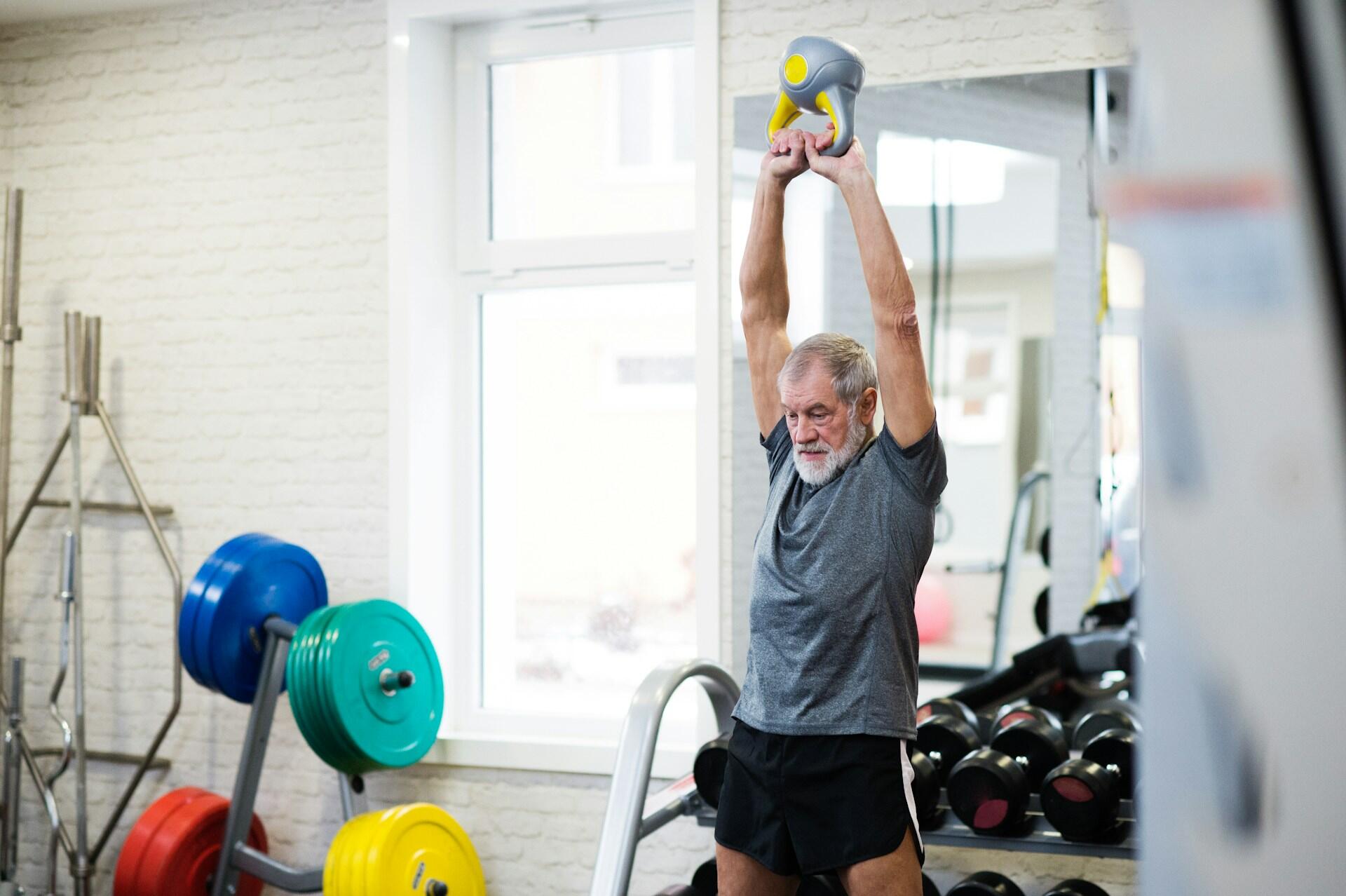 Hombre entrenando