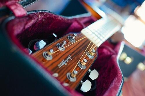 Cambiar las cuerdas de la guitarra