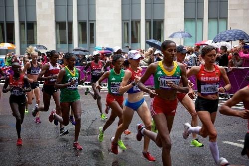 prepara las pruebas físicas con la ayuda de un entrenador personal