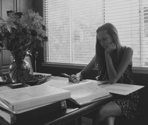 Evitar a toda costa las faltas de ortografía y tener una escritura clara y amena.