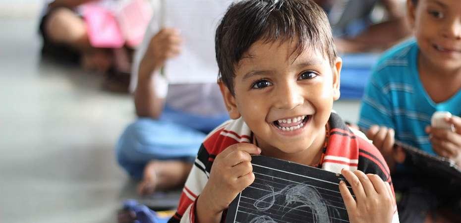 Los niños aprenden árabe con facilidad.