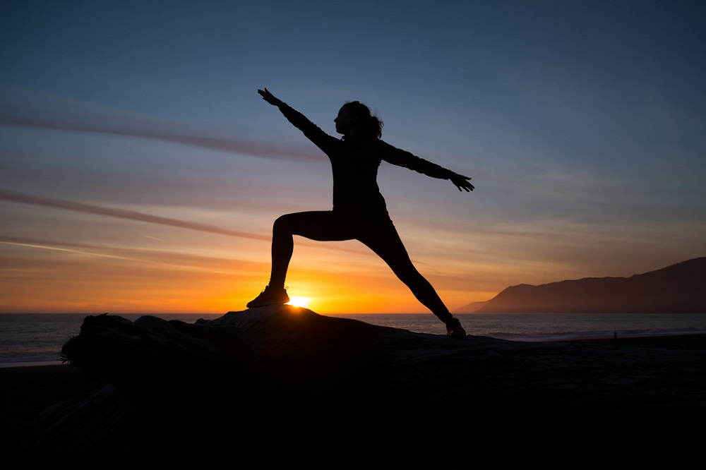 Encuentra la app de yoga más adecuada para tu Android o iOS.