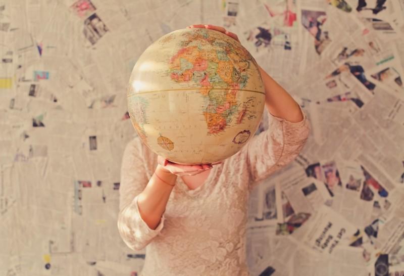 Aprended a hablar bien inglés viajando.