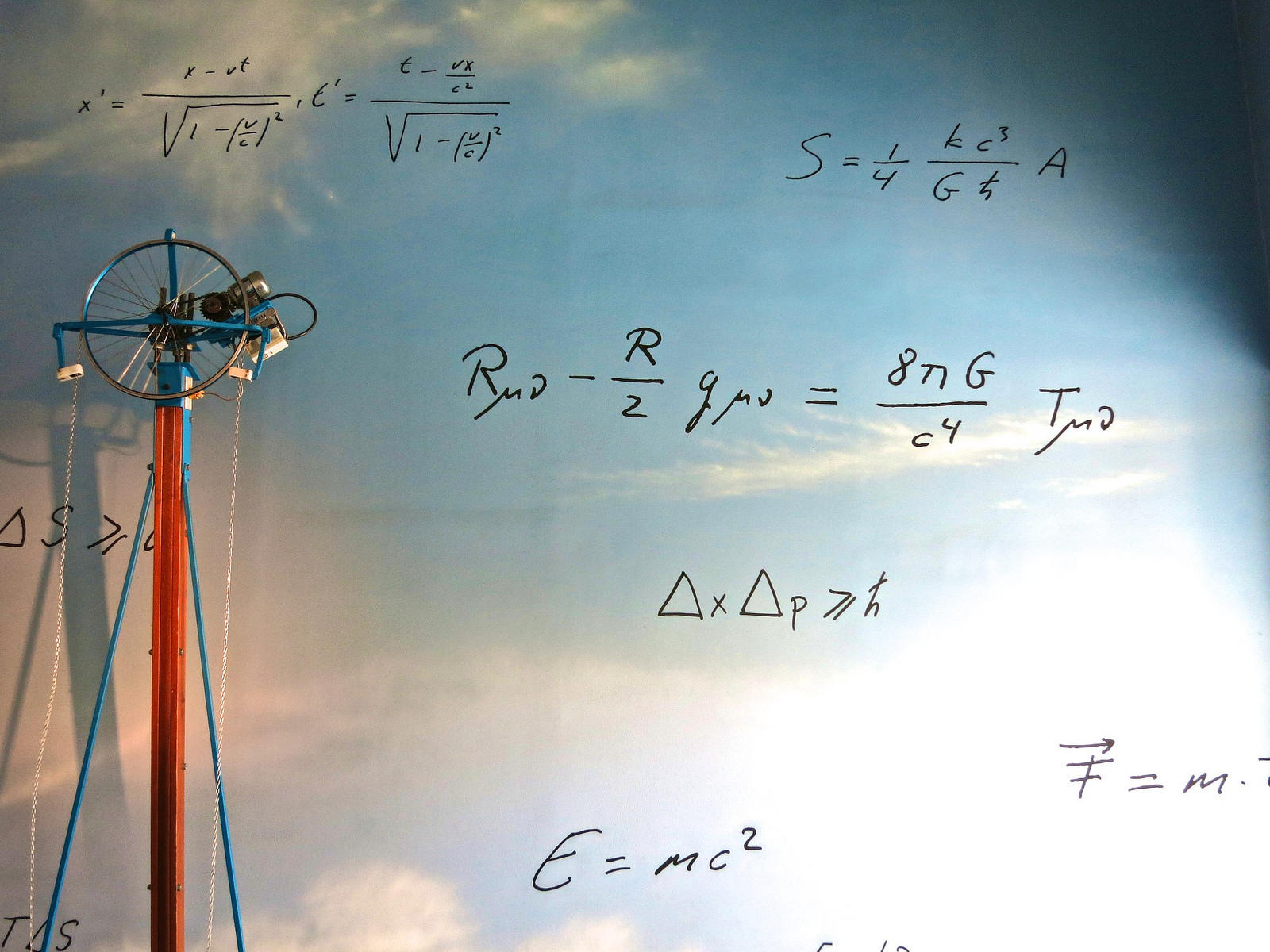 formulas matemáticas sobre una pared