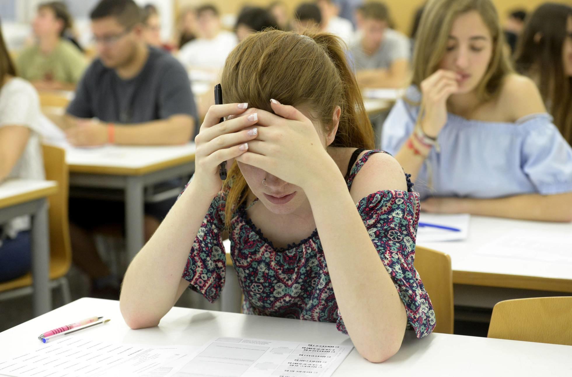 los alumnos estan sometidos a una fuerte presion