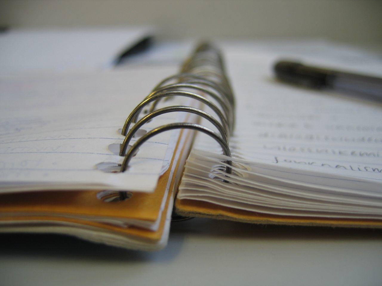 Si tienes un examen, revisa con tus apuntes de clase.