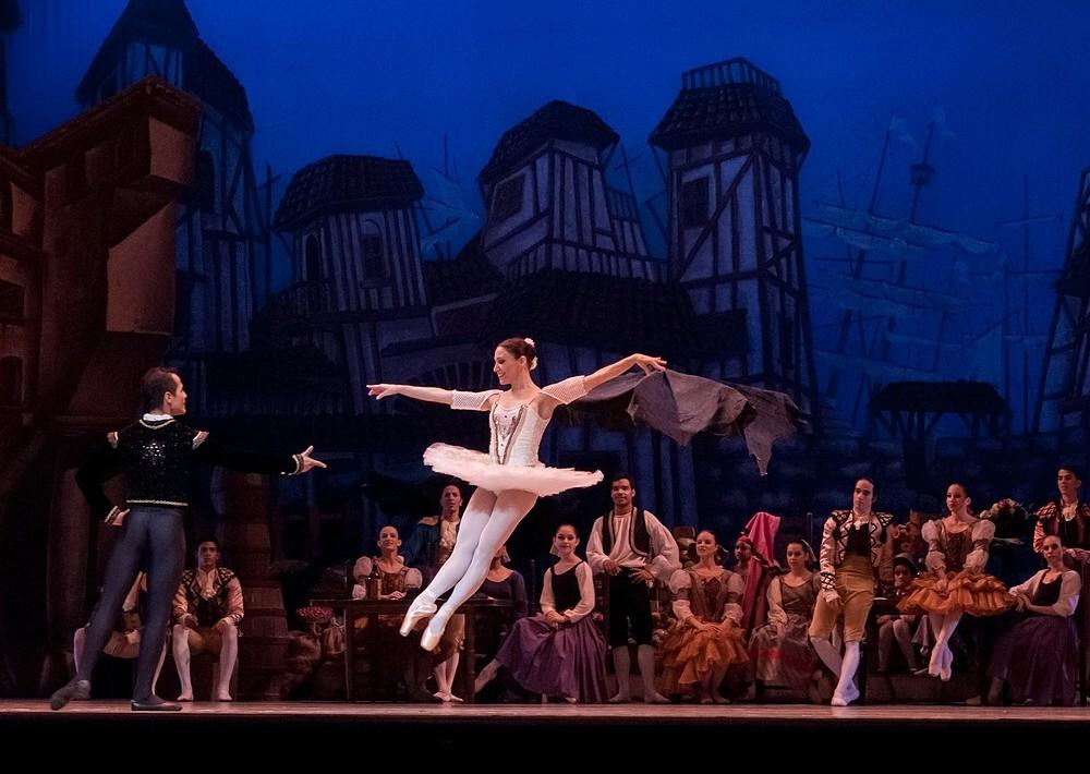 Bailar en el conservatorio.