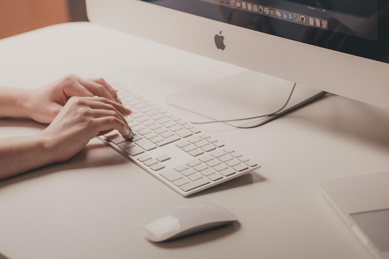 Escribir rápido y bien al teclado.