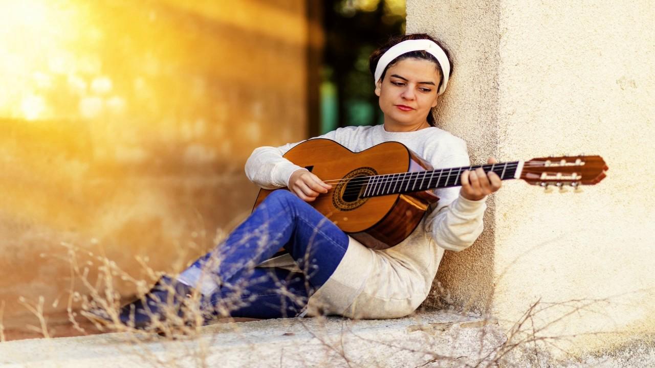 Disfruta de la música española.