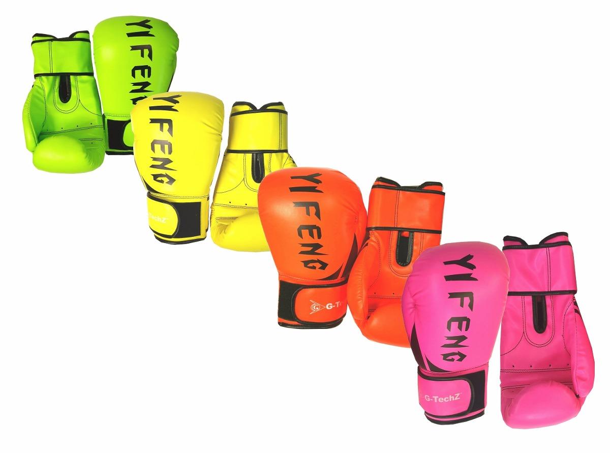 Hay guantes de muchos colores.
