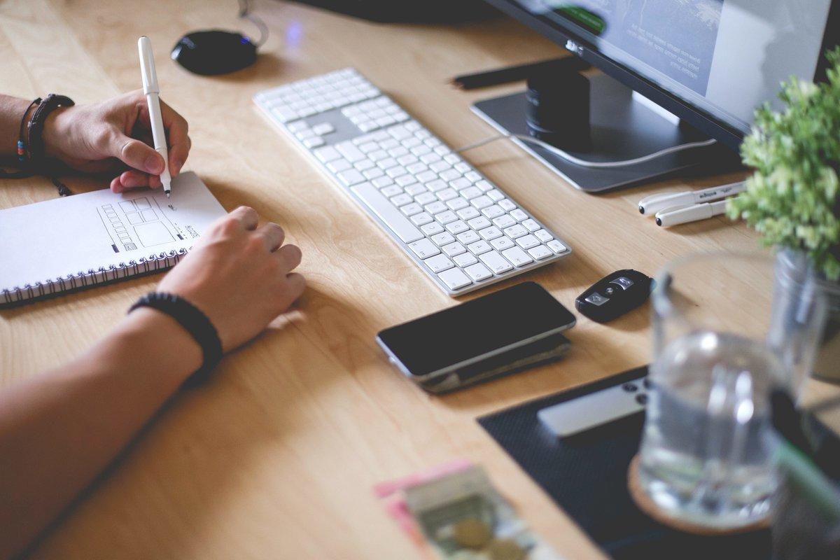 Si dominas bien las nuevas tecnologías puedes dar clases por ordenador.