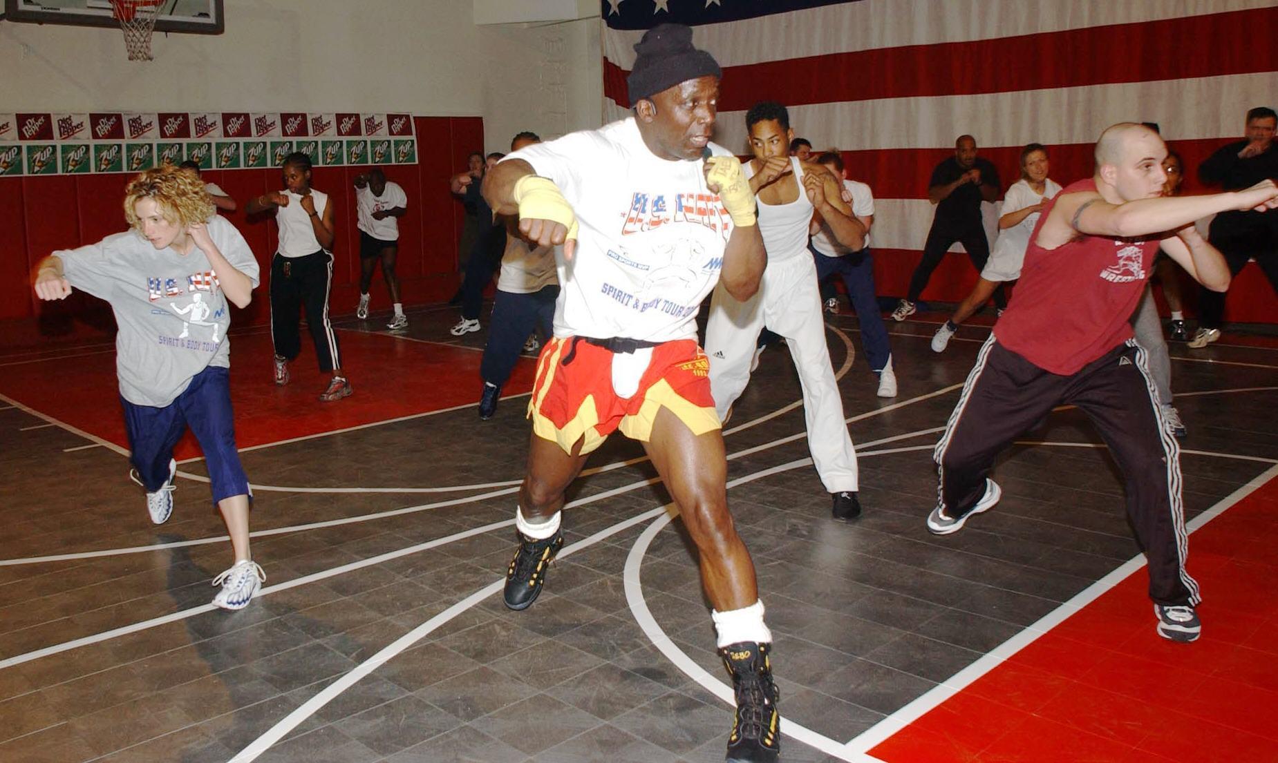 Cada vez hay más gente que practica boxeo.