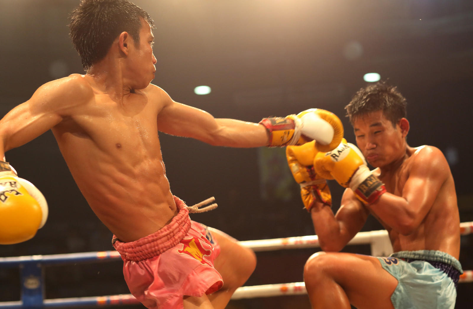 El boxeo tailandés o muay thai, un deporte procedente de Asia.