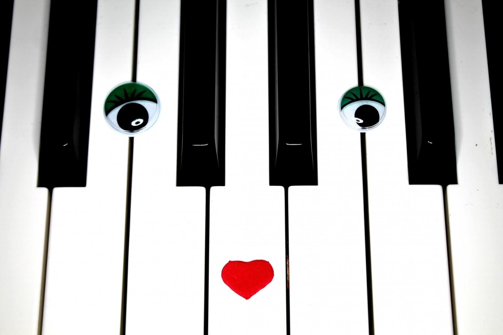 Toca el piano divirtiéndote como nunca.