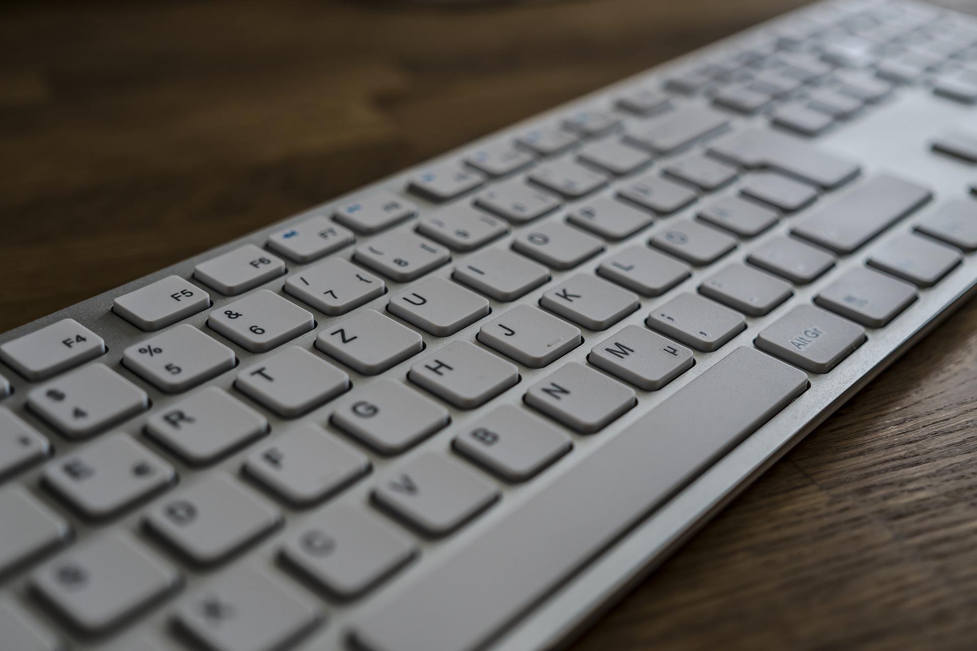 Teclado de PC color blanco