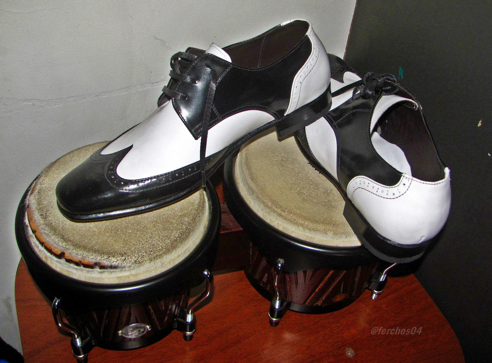 ¡Para bailar Salsa como un profesional, hazte de unos buenos y cómodos zapatos!