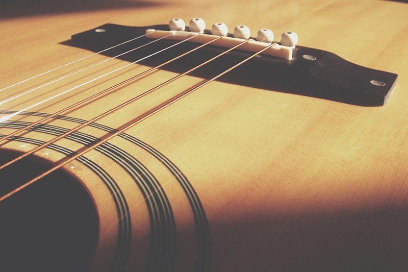 ¿Qué material quieres para tus cuerdas de guitarra?