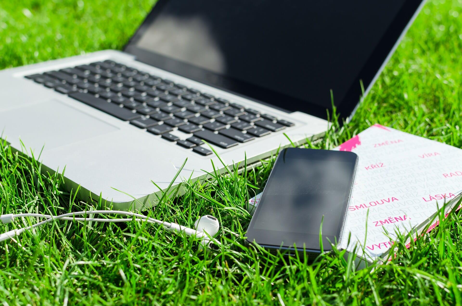Solo necesitas tener Wi-Fi y un dispositivo electrónico.