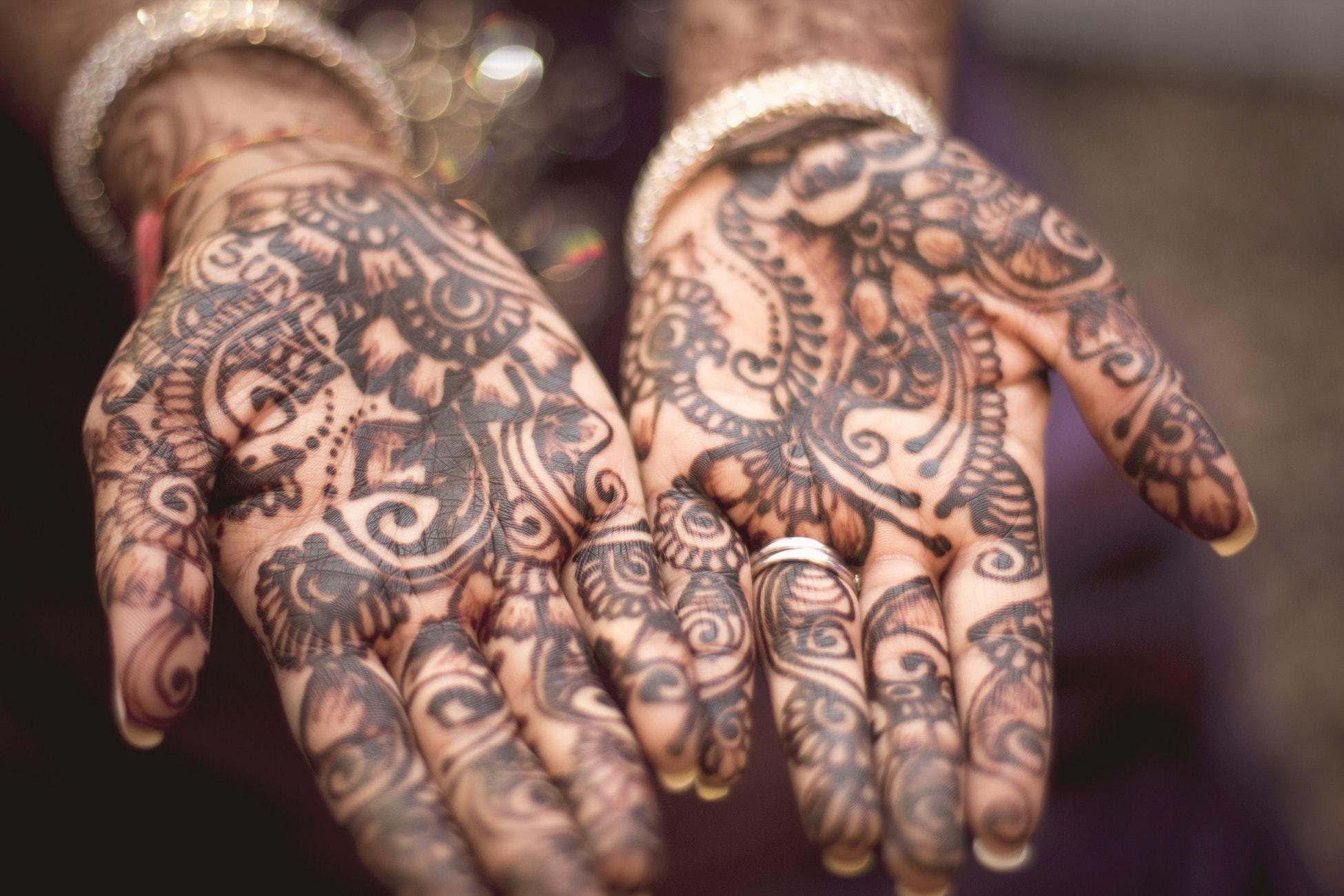 Tatuajes de henna: historia y actualidad.