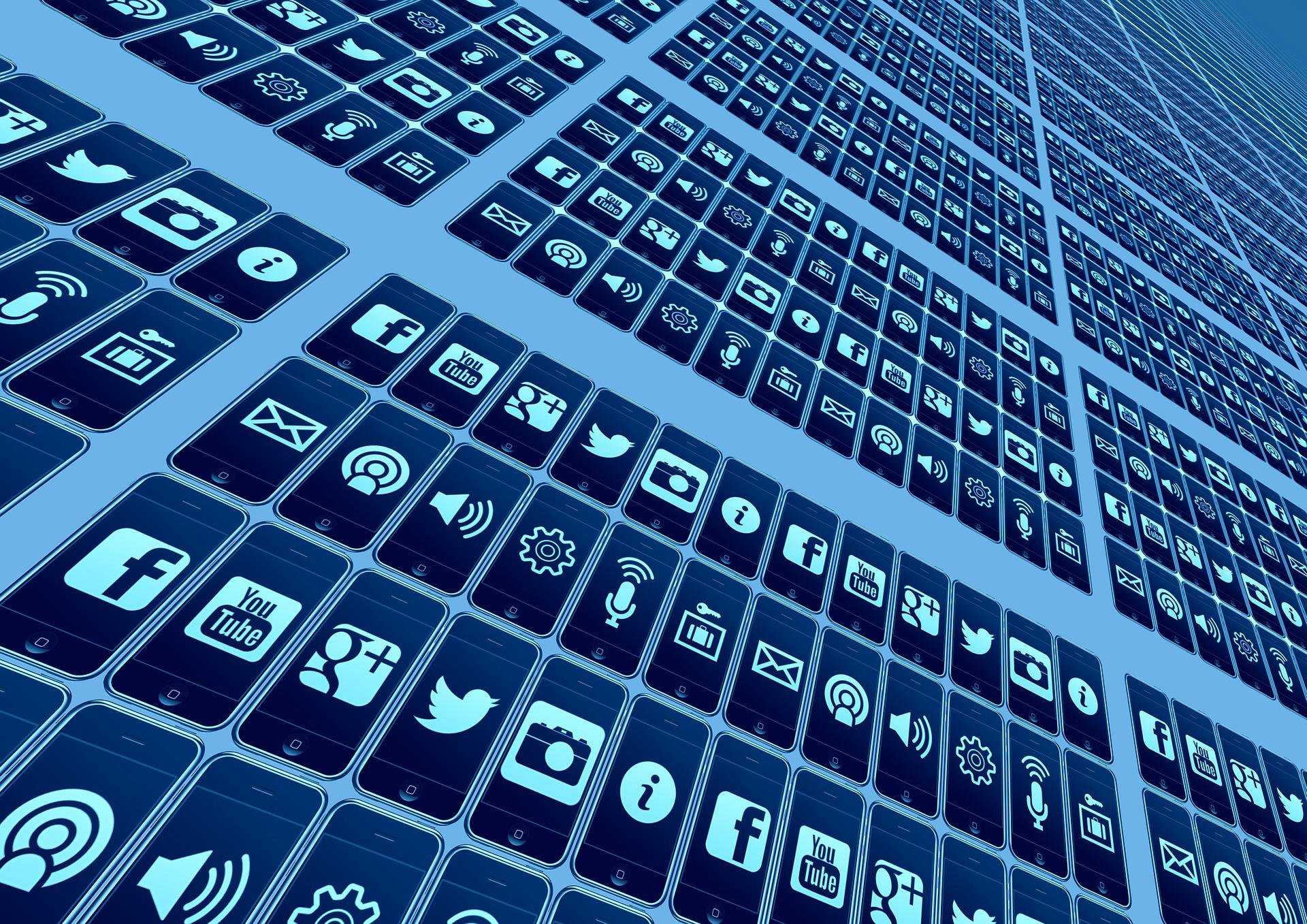 Las nuevas tecnologías también son una gran ayuda para complementar la educación de los alumnos.