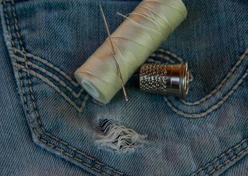 Enseñar a coser en una asociación