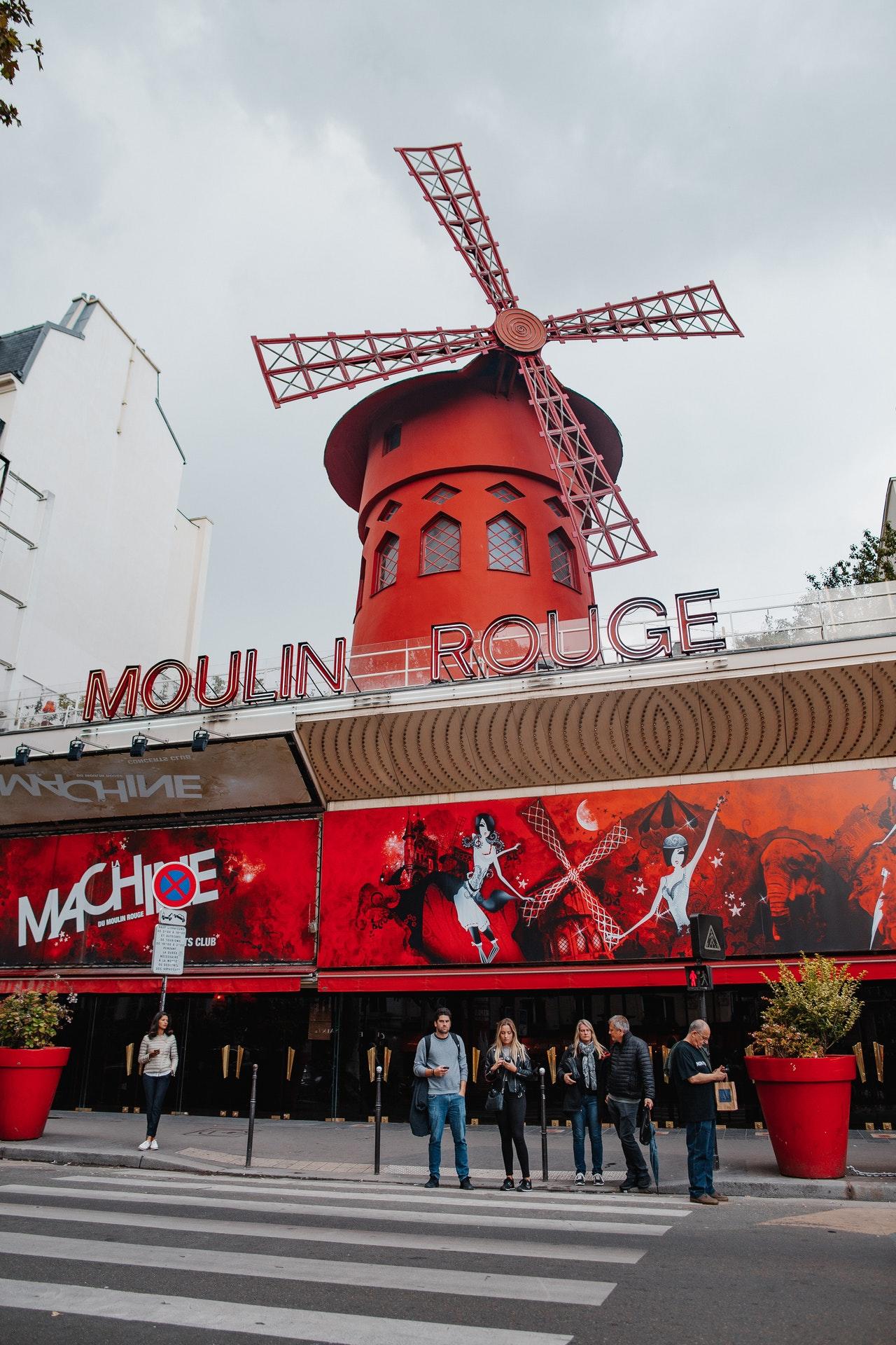 El Moulin Rouge.