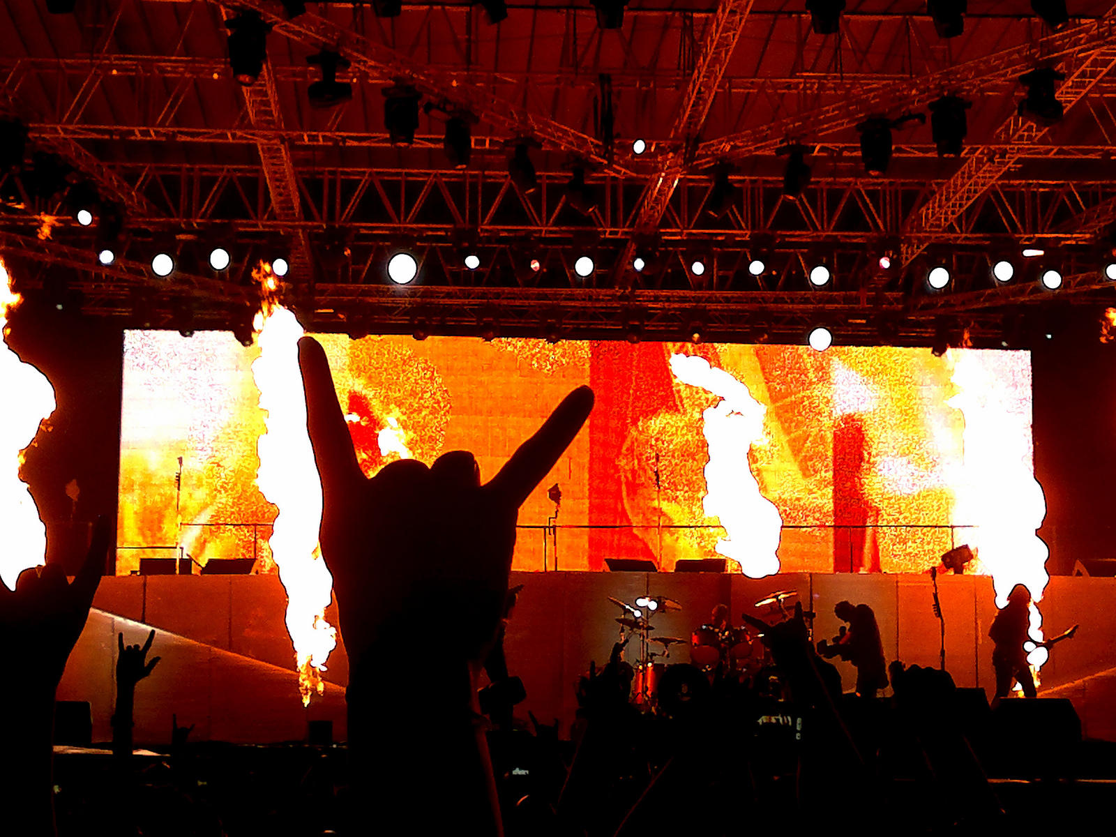 ¡Aprende a tocar hard rock y metal con la guitarra!