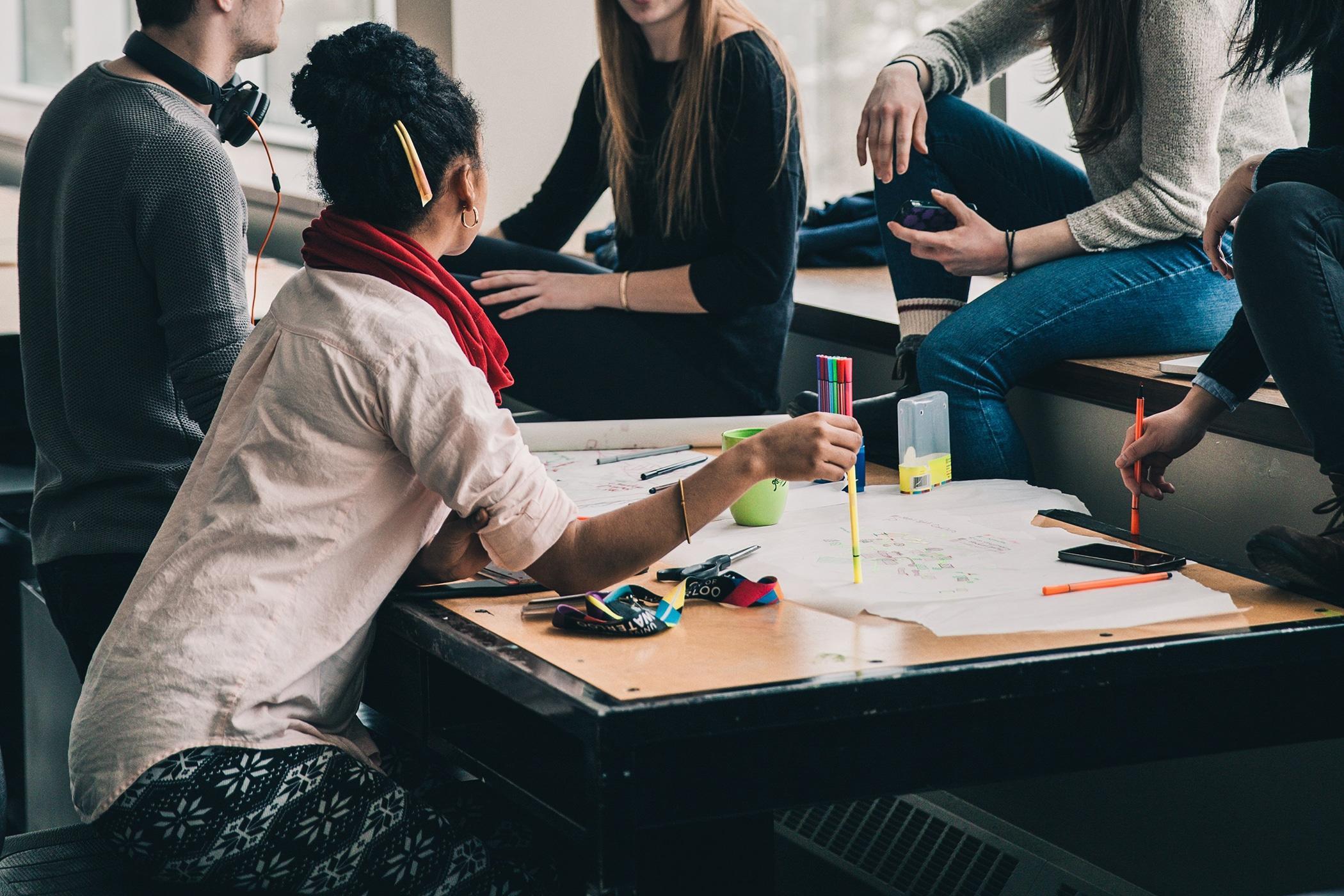 Descubre cómo funcionan las clases en grupo.