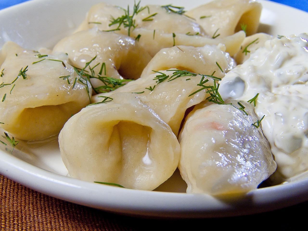 Descubre los exquisitos platos rusos en restaurantes tradicionales.