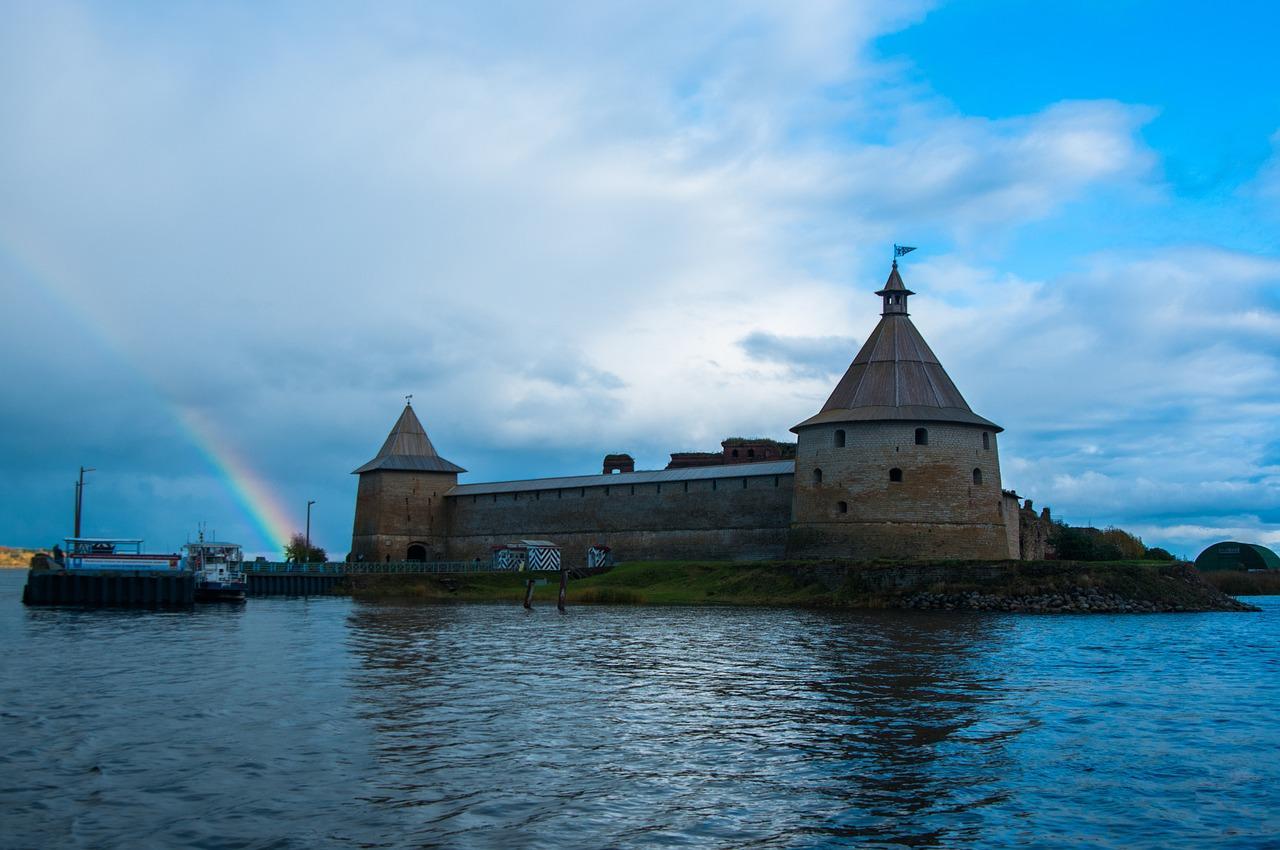 monumento rusia: No te pierdas la historia de la fortaleza de Shlisselburg.