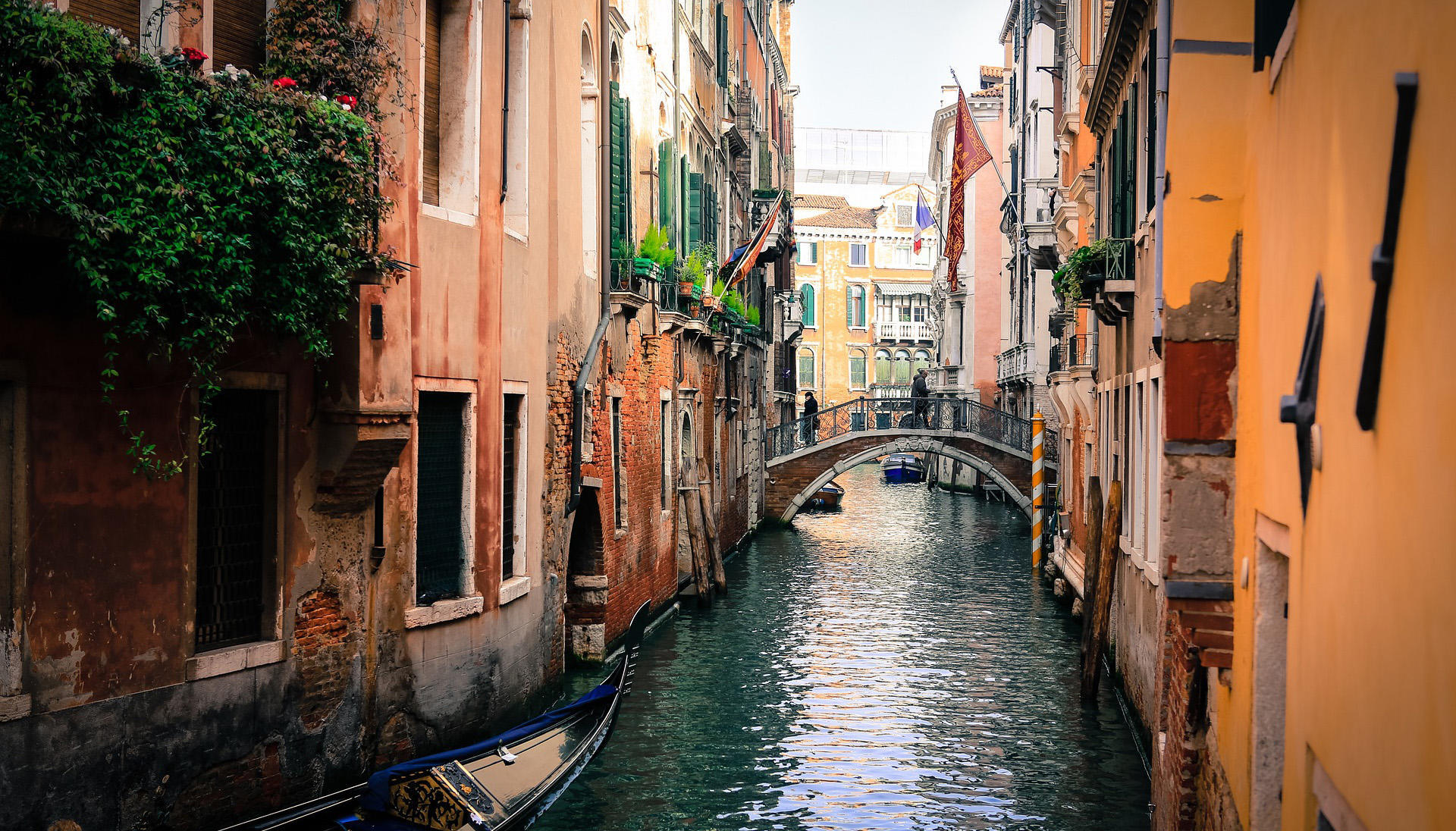 Viaje turístico por la bota de Europa.