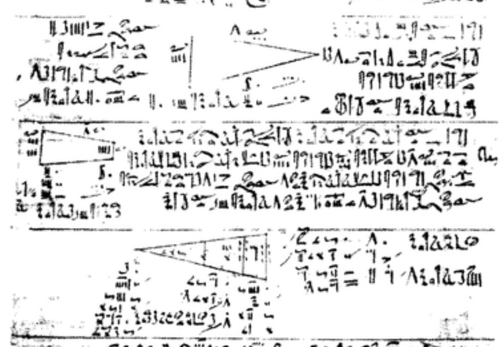 Copia de un grabado antiguo egipcio que contiene planos matemáticos e instrucciones.