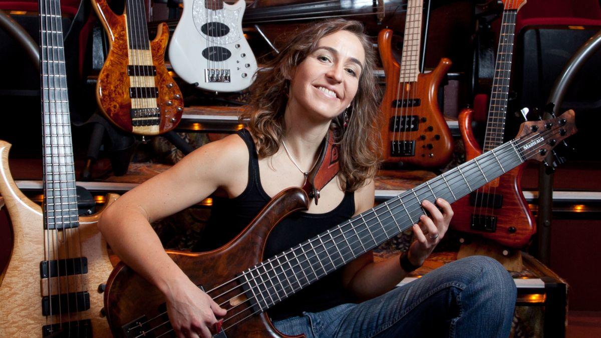 Como tocar la guitarra y como tocar el bajo