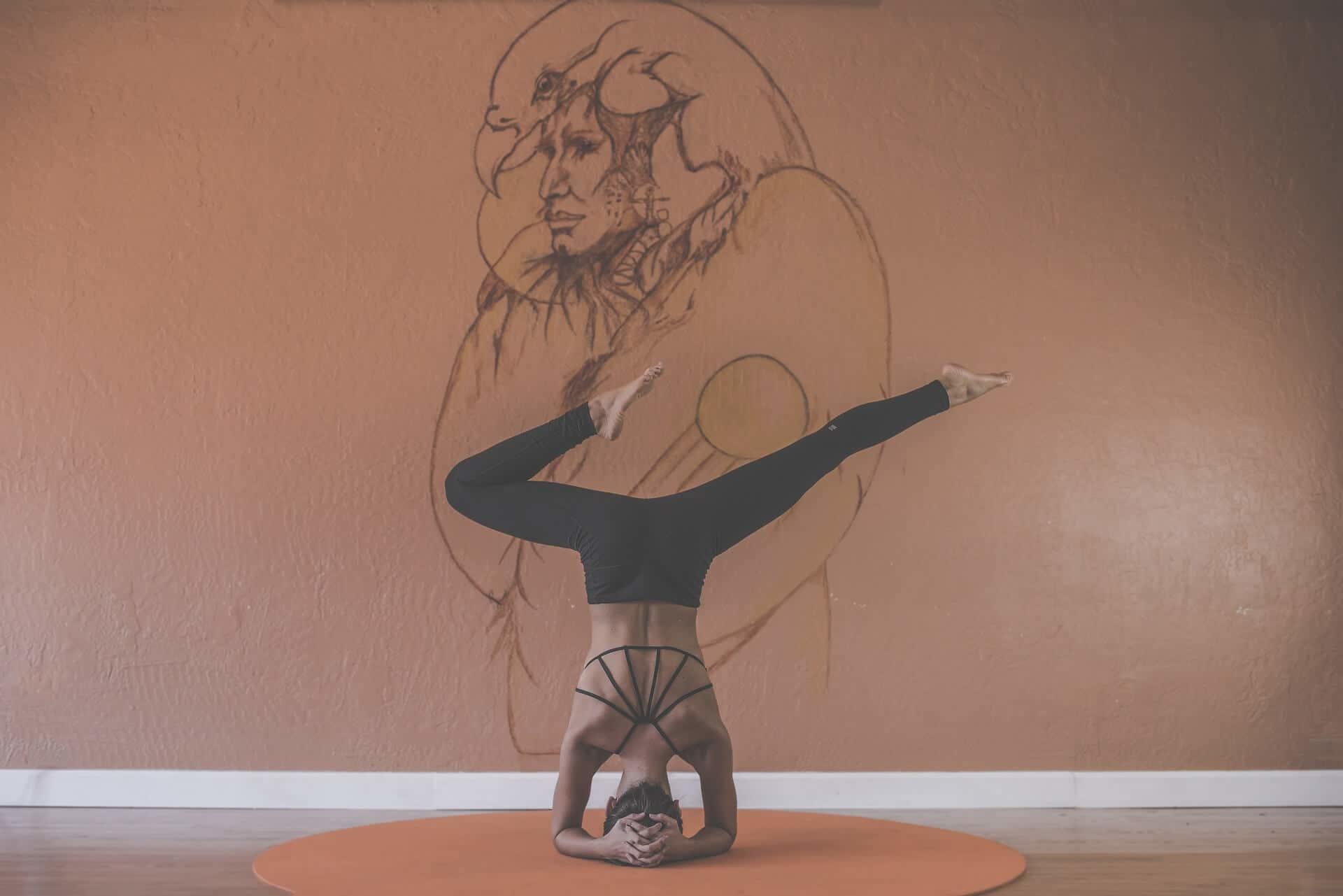 Aprender las posturas de yoga